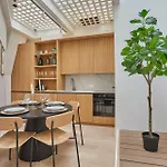 Apartment Le Marais Centre De Paris By Studio Prestige